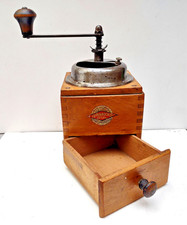 Macinacaffè in legno vintage