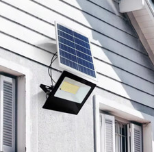 Faro LED Solare Per Esterni