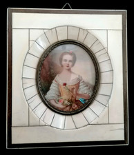 BELLISSIMA ANTICA MINIATURA DI DAMA TECNICA “RETOUCHÈ”, CORNICE LASTRONATA 1900.
