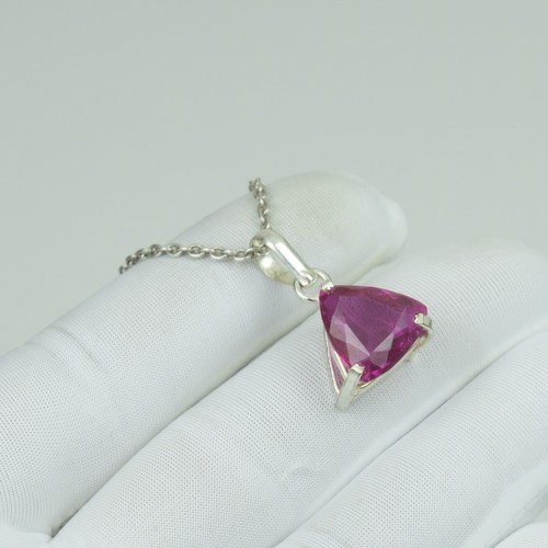 Collana forma triangolo - a,