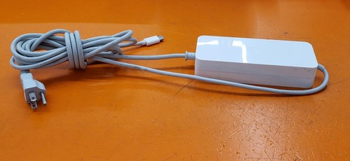 Apple - ⭐️⭐️⭐️⭐️,