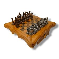 Scacchiera artigianale (8) in legno d'ulivo con pedine in metallo scacchi S8