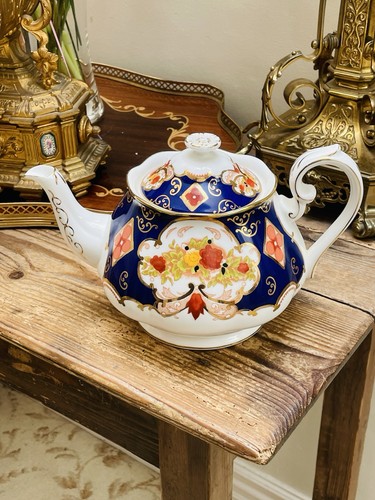 Royal albert bone china - royal,