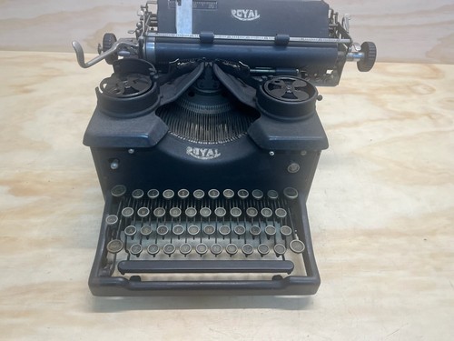 Vtg royal model desktop - royal, 10