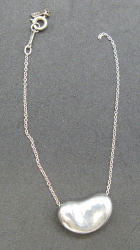 Collana con ciondolo - , in