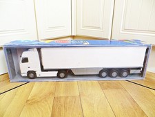 EMEK 81101 'VOLVO FH TTACTOR CAB ARTIC BOX FURGONE RIMORCHIO' BIANCO. 1:25 come nuovo/confezionato.