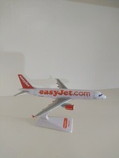 Easyjet Airbus A319 Scala 1:200 Modellino da Collezione A319 G-EZIZ