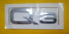 STEMMA TARGHETTA SCRITTA LOGO FREGIO BAULE POSTERIORE AUDI Q3 CROMATO OTTIMA