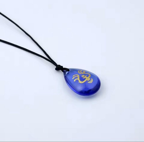 Collana con ciondolo - in, pietra