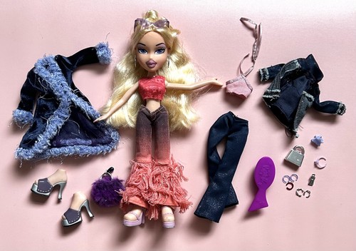 Bratz 2003 bambola - 🖤,