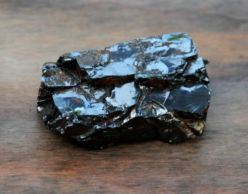 Shungite pregiata la - pregiata, gr.