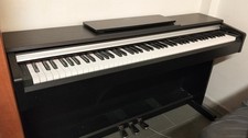 Pianoforte digitale YAMAHA Arius YDP 142