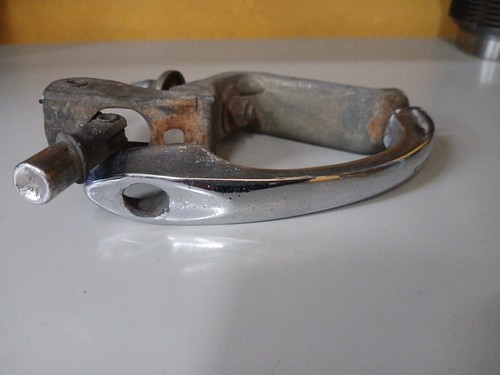 Maniglia cofano anteriore