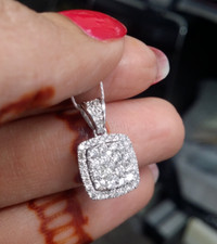 Collana con ciondolo diamante