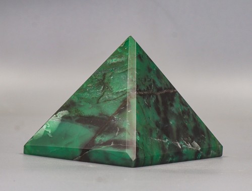 Piramide pietra per - piramide,