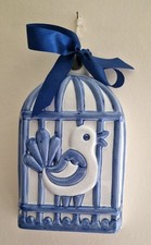 FORMELLA GRANDE  GABBIA CON UCCELLO  CERAMICA THUN LENE  BIANCA E BLU 15X 26 CM.