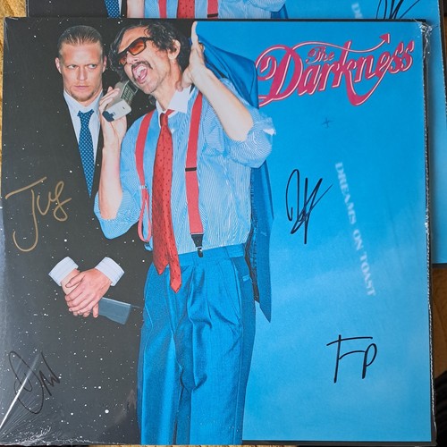 The darkness dreams - darkness:, on