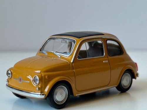 Modellino auto famiglia