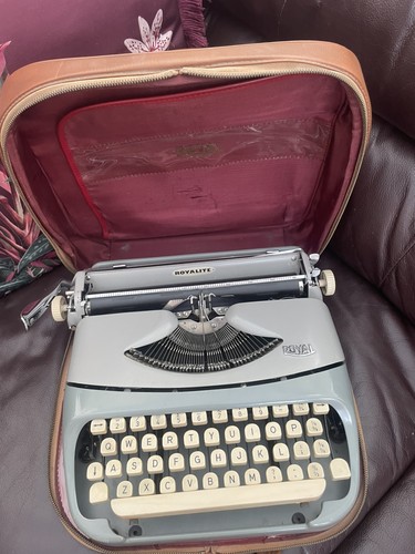 Macchina scrivere manuale - scrivere,