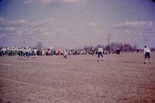 MAR 1963 Persone che giocano a