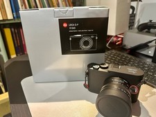Leica Q-P, scatola originale, accessori completi e 2 extra batterie
