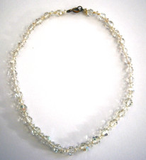 B853) Collana vintage di perle in vetro Aurora Boreale 38 cm