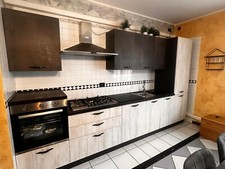 Cucina Usata Moderna Completa Di Elettrodomestici 