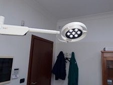 lampada scialitica 40.000 lux Derungs mod. Iris