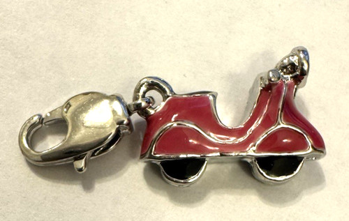 Charm rosa scooter/vespa