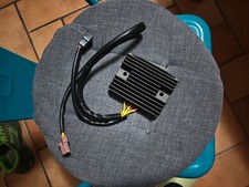 REGOLATORE DI TENSIONE 639110