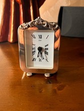 orologio con sveglia in
