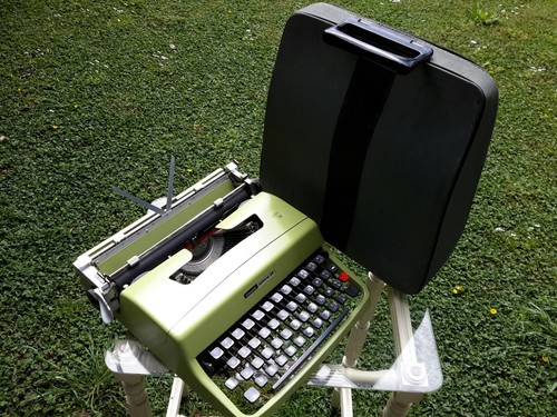 Macchina scrivere olivetti - da,