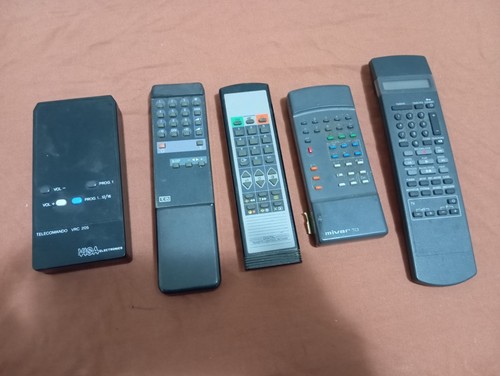 Telecomandi vintage non - vintage,