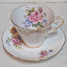 Tazza da tè e piattino