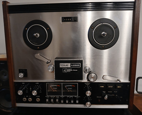 Teac 2520 powers - on, &