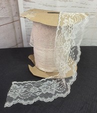 Tessuto pizzo bianco largo 3"