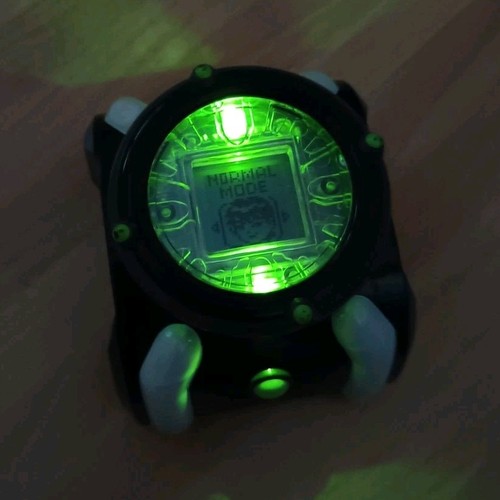 Deluxe omnitrix lcd - omnitrix,