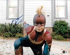 Foto Iman Vellani autografata 11x14 Ms Marvel firmata Beckett BAS testimone