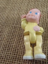 Fisher Price Loving Family casa delle bambole gialla bambino ragazzo figura pollice bambola