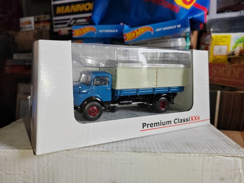 Boxed model premium - 1/43,
