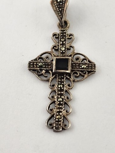 Croce filigrana marcasite