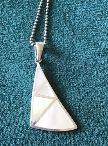 Collana con ciondolo - , triangolo