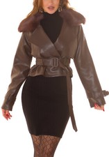 Chaqueta corta tipo gabardina