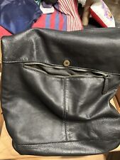 Zaino In vera pelle nera Unisex comodissimo e in ottime condizioni.