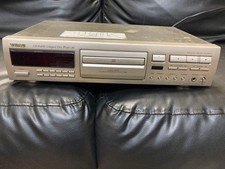 TEAC CD-P1850 CD Player Powers