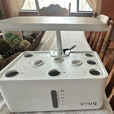 uruq Hydroponics Growing