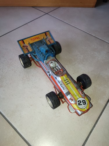 Macchinina corsa latta - in,