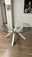 Tavolo rotondo in vetro