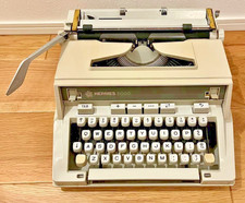 Macchina da scrivere Hermes