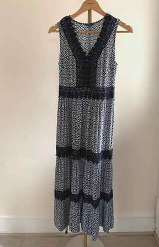 Maxi abito geometrico bianco